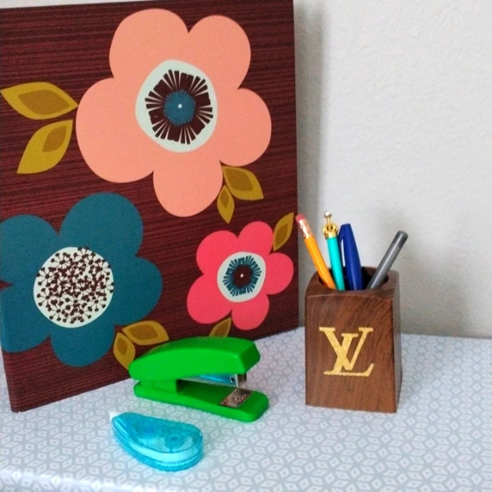 Pencil Holder Art Gold LouisVuittonLettersBRAND NEW‎ ITEM Makeup Brush Holder